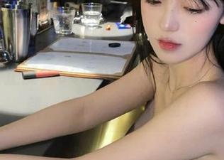 谁说吃瓜只能在饭点？“万篇长征黑料正能量668su”应有尽有，马上下载，随时随地来一盘！