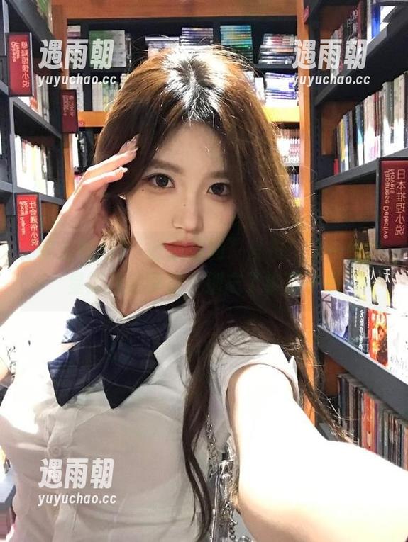 “吃瓜福利”发布：又一位明星深夜被围殴，别忘了拿瓜子哦