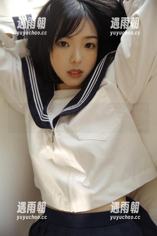 今天的吃瓜网：瓜田里发现的新鲜大瓜，快来围观吧！