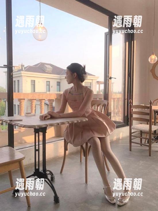 想找黑料不打烊的最新视频入口？小心点，瓜吃多了会上瘾哦！