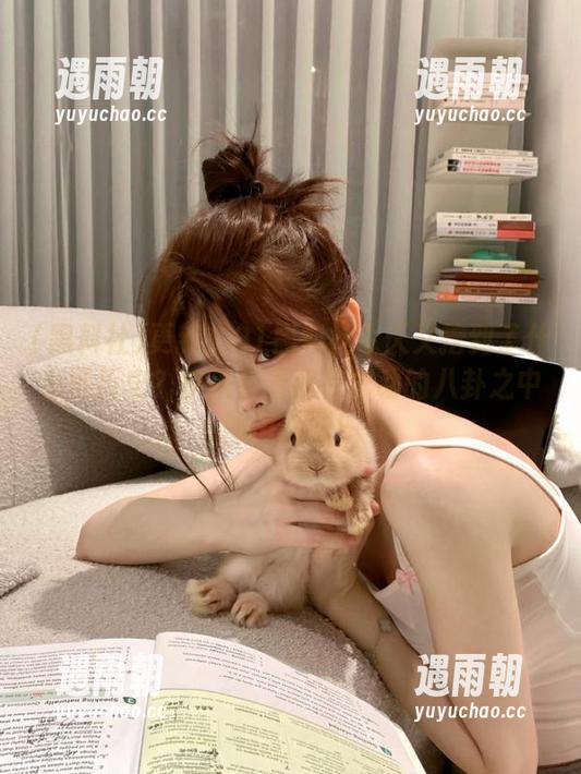 黑料社 更新:91黑料社今天又挖到了什么黑历史?快来看看我在窜动的八卦之中如何捡漏!